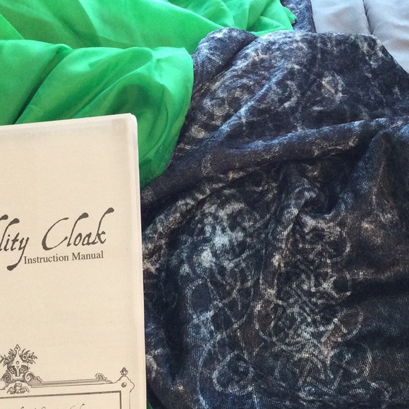 Harry Potter Cloak of Invisibility. - Picture 5 of 8